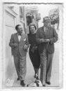 Alma Gartenberg mit ihrem Gatten Alexander (links) und einem Freund um 1940 © privat